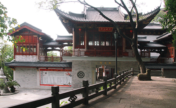 歷史與現(xiàn)代的交融，古建筑設(shè)計(jì)公司在寺院布局中的創(chuàng)新